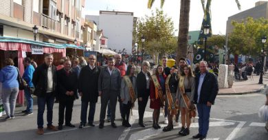 El mercadillo navideño da vida a Oropesa con alrededor de 40 puestos El mercadillo navideño da vida a Oropesa con alrededor de 40 puestos