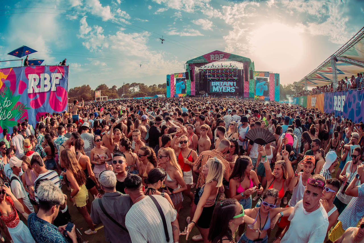 El Reggaeton Beach Festival arranca su gira en Orpesa