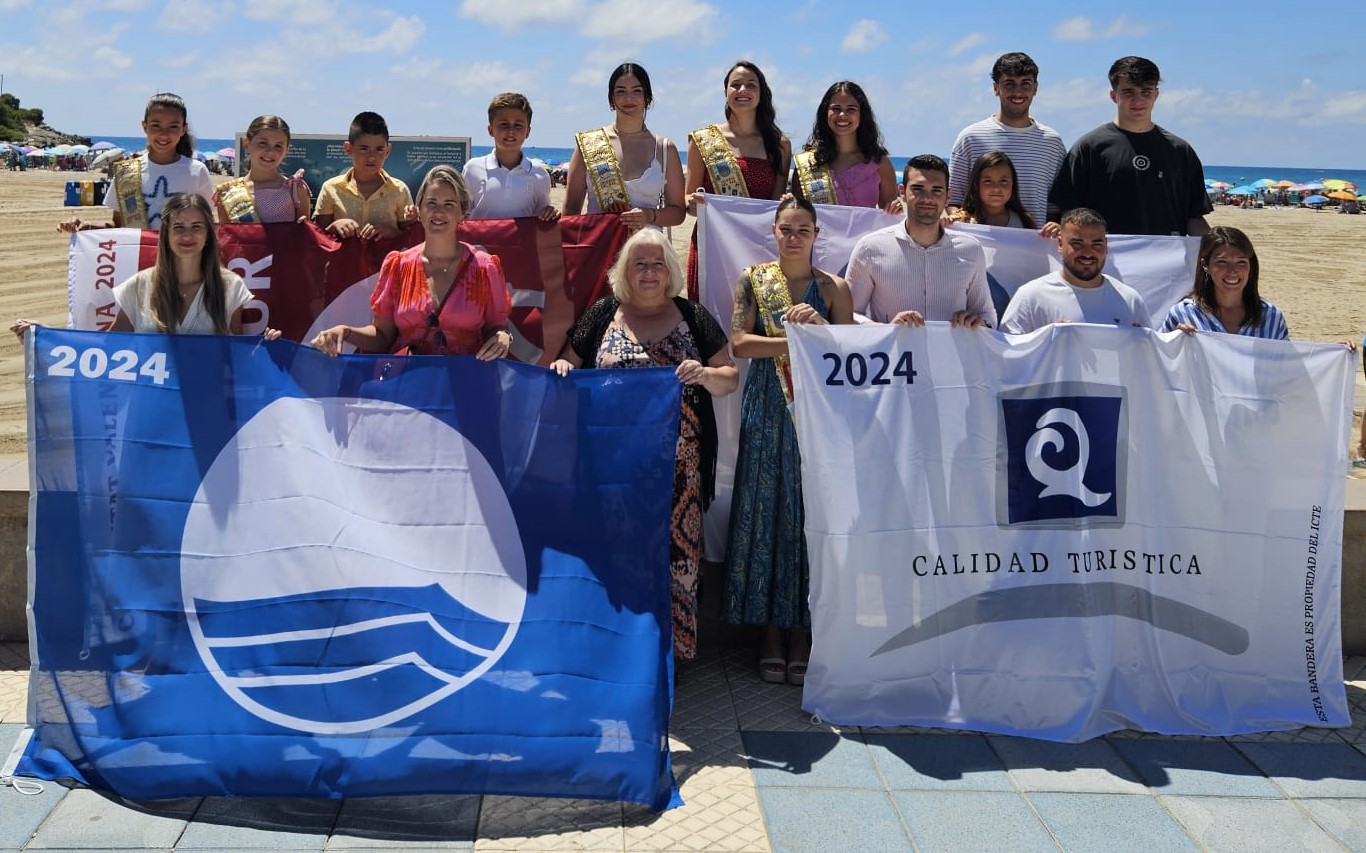 Las Banderas Azules Ya Ondean En Las Playas De Orpesa